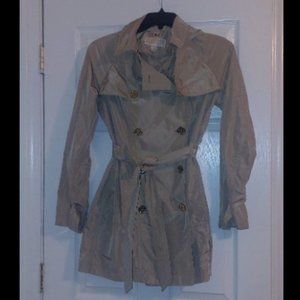 Michael Kors Tan button up trench coat gold buttons women’s M Removable hoodie